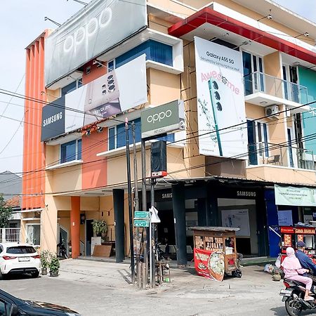 Karins Guesthouse Syariah Redpartner Bandung Exterior photo