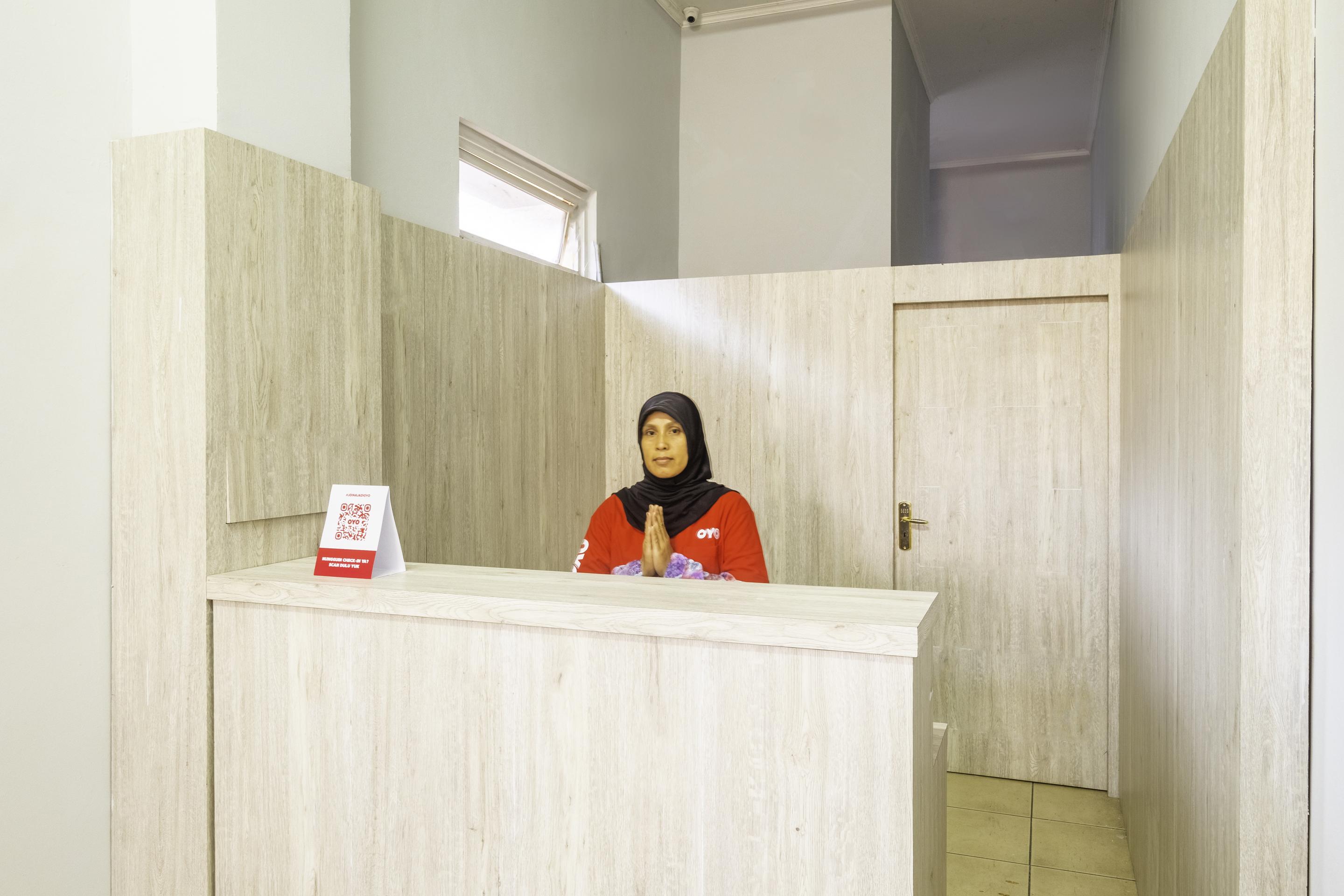 Karins Guesthouse Syariah Redpartner Bandung Exterior photo