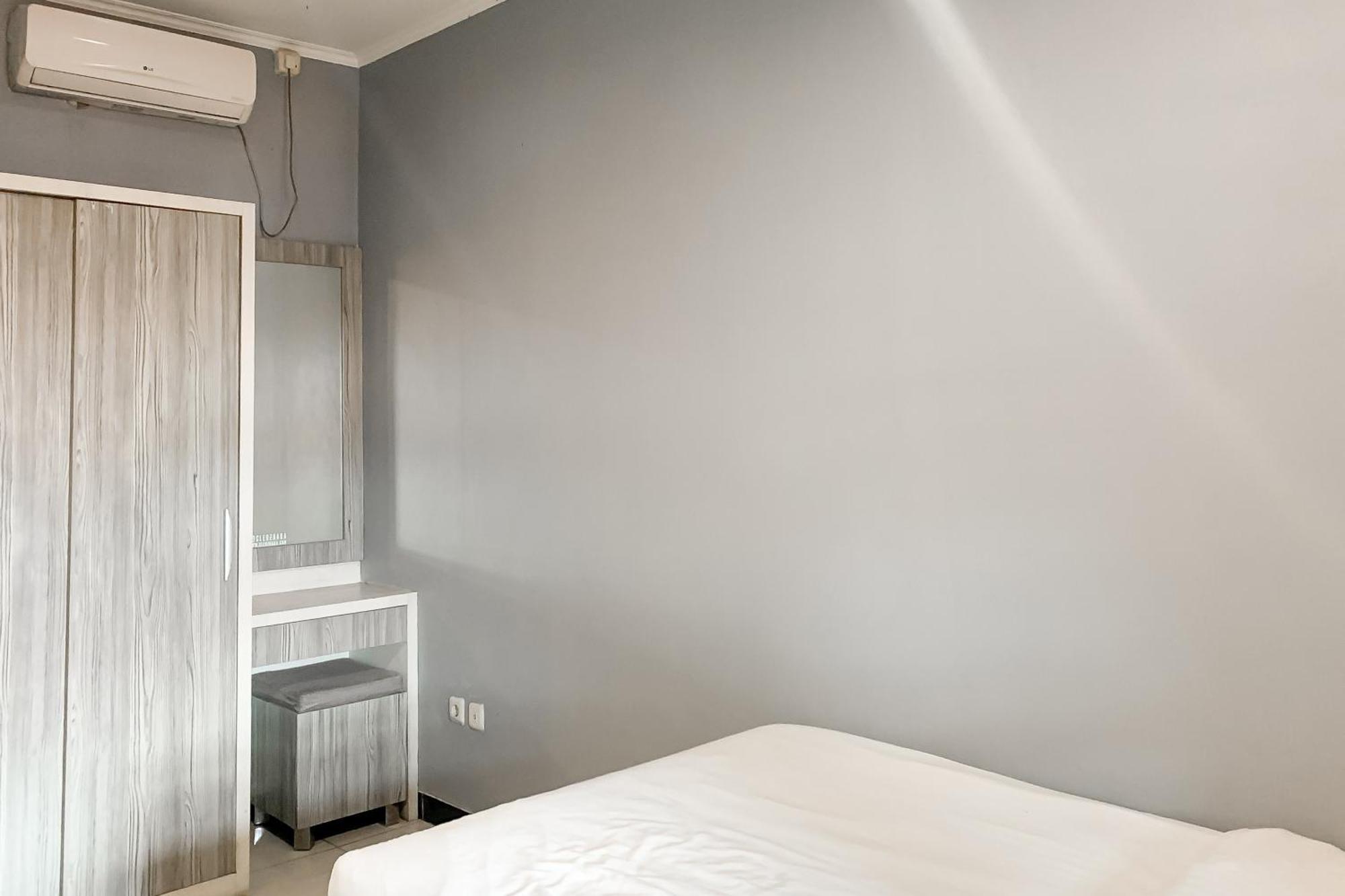 Karins Guesthouse Syariah Redpartner Bandung Exterior photo